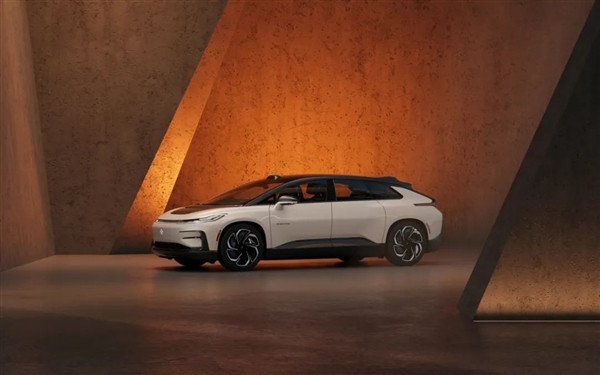 加速推進低端車型研發！賈躍亭：7月31日交付第13臺車