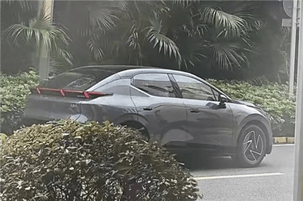 極氪X兄弟車型！領(lǐng)克全新電動車實車圖曝光：有望命名Z20