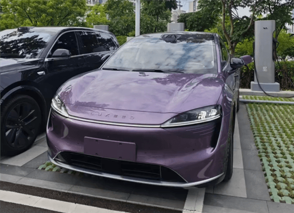 最遠(yuǎn)續(xù)航超800km！鴻蒙智行智界R7實(shí)車曝光：上量靠它了