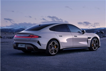 小米SU7会出现尾灯开裂!官方回应:贴车衣导致