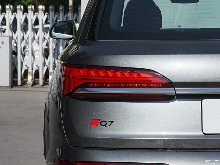 奧迪(進口) 奧迪Q7 2024款 45 TFSI quattro S line運動型