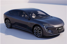 高速上大货车失控闯入对向车道 阿维塔12 AEB救车主一命