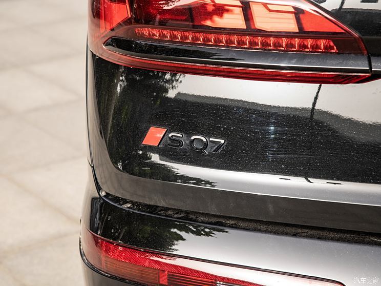 奧迪(進(jìn)口) 奧迪SQ7 2024款 4.0 TFSI