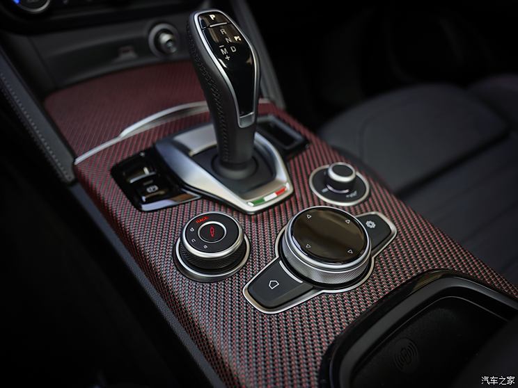 ・ŷ Stelvio˹̹ά 2024 Quadrifoglio Super Sport