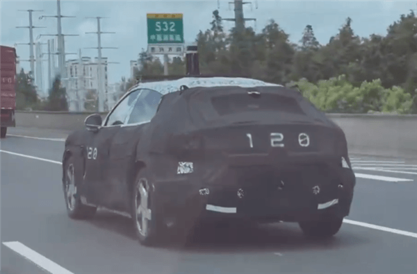 爆款預(yù)定！小米SUV路試視頻曝光：長車頭大溜背動(dòng)感十足