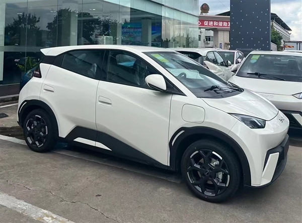榮耀版將停產(chǎn) 新款比亞迪海鷗實車曝光：解決一個開車痛點