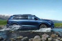 刷新20万辆行业交付量纪录，赛力斯与华为跨界融合迎来里程碑