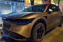 全系800V高压平台！极氪全新中型SUV 7X实车谍照曝光