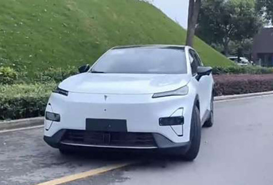 預計9月份正式推出 深藍S05實車圖曝光