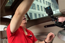 周鸿祎回应被昊铂HT鸥翼门夹到手：手是好手、车是好车