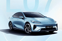 深蓝L07内饰官图发布：华为智驾加持，智能科技新体验