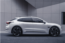 极氪001车辆冒烟 车机屏变红提醒热失控！极氪回应