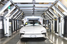 东风奕派eπ007增程版下线：1升油发电3.55度 馈电油耗4.2L