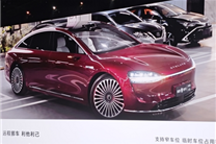 懒人福音！华为享界S9首发远程挪车：开走还能停回去