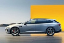 哪吒S猎装车官图公布：外观优雅大气，后排放倒可当“大床”