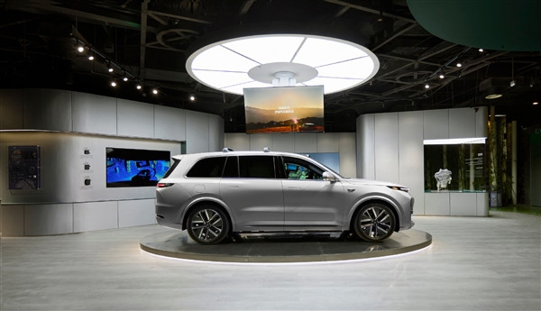 歷史一刻！理想L9入駐北京汽車博物館：第一輛增程式電動(dòng)車