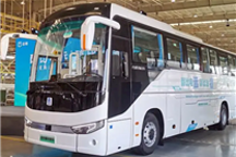 吉利首款醇氢电动公路客车发布：加醇10分钟 续航600公里