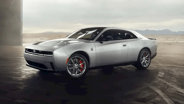放棄大V8轉型電動化！道奇戰馬純電版曝光：海外售價42.7萬起