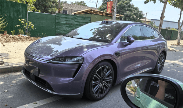 上量還得靠SUV！鴻蒙智行智界R7實車曝光：紫色車漆、寬體車身