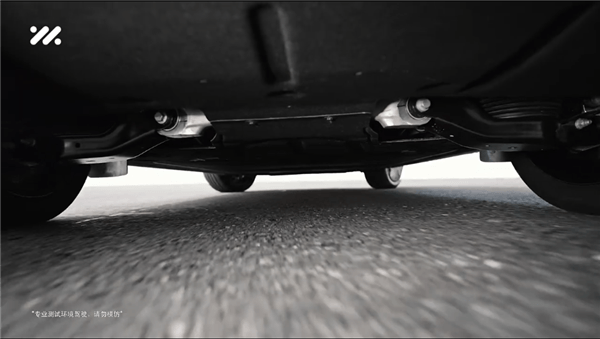 開啟汽車萬向輪時代！智己預熱全新車型：新增四輪轉向功能