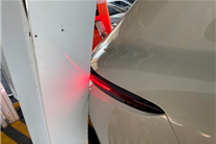 智己自动泊车撞上柱子 要求车主用自己保险维修