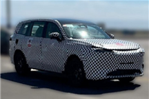 华为又一爆款车！问界M8谍照曝光：纯视觉智驾上车