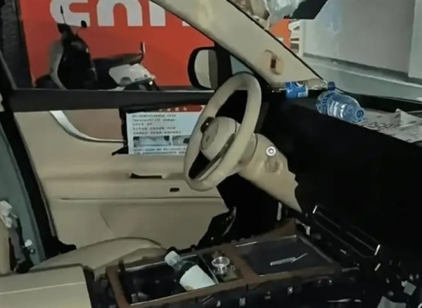 華為又一爆款車！問界M8諜照曝光：純視覺智駕上車