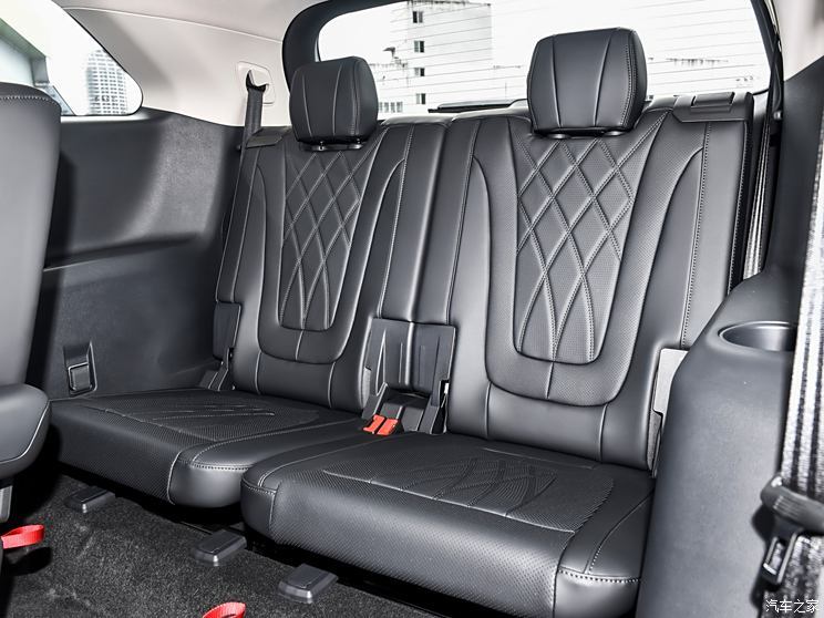 一汽紅旗 紅旗HS7 PHEV 2024款 2.0T PHEV 四驅(qū)旗暢版 6/7座