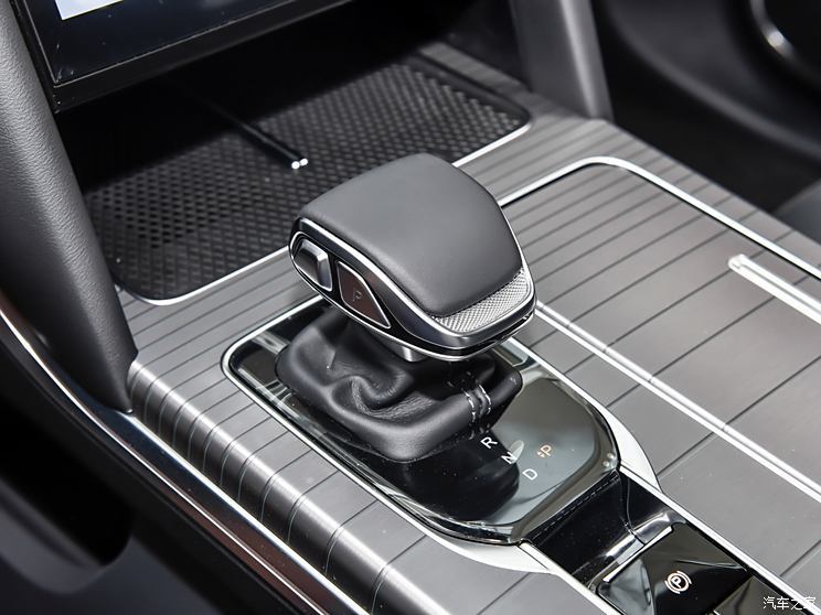 一汽紅旗 紅旗HS7 PHEV 2024款 2.0T PHEV 四驅(qū)旗暢版 6/7座