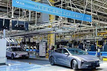 汽車機器人來了 極越07正式量產下線