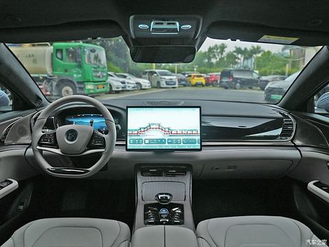 比亚迪 汉 2024款 EV 荣耀版 610KM四驱天神之眼智驾型