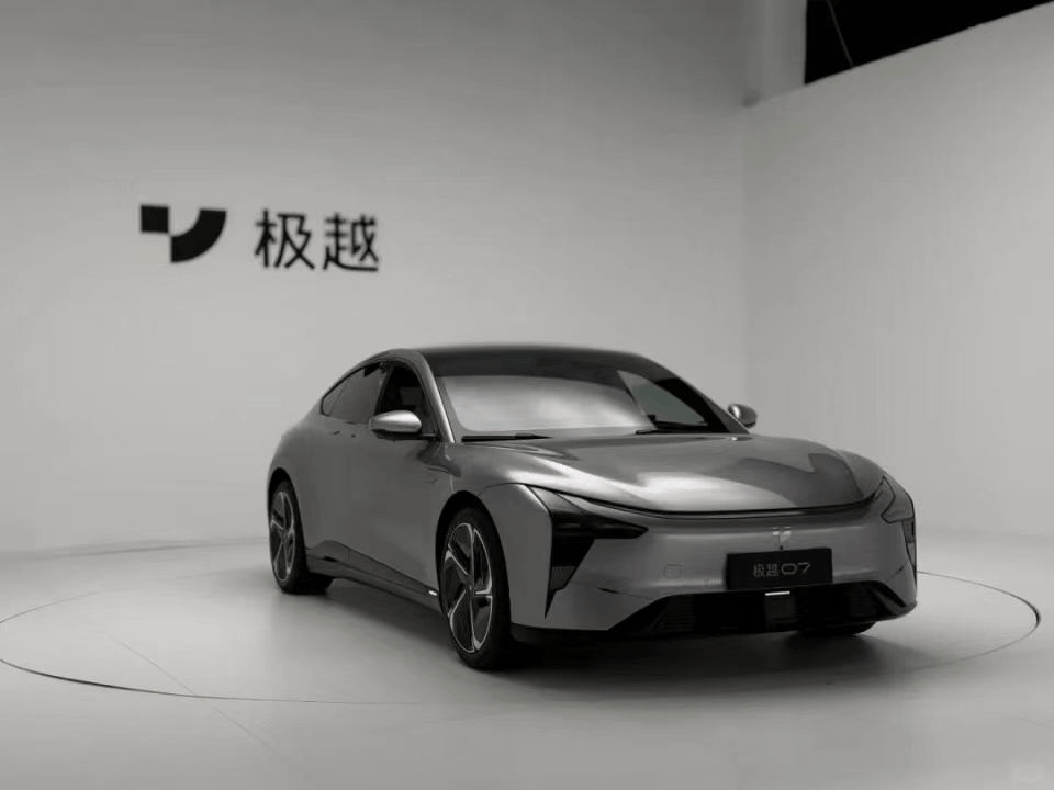 威睿賦能極越07強(qiáng)勁動力 共創(chuàng)智能純電新篇章