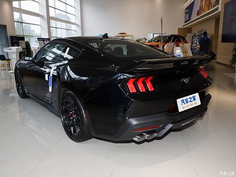 福特(进口) Mustang 2024款 2.3T EcoBoost 硬顶性能版 