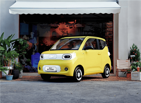雙氣囊有快充 宏光MINIEV新增車型上市：售價4.08萬