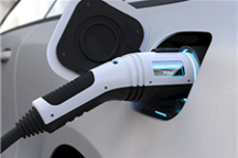 奔驰电动车起火赔偿2400万元！居民不满：平均一家1.6万元