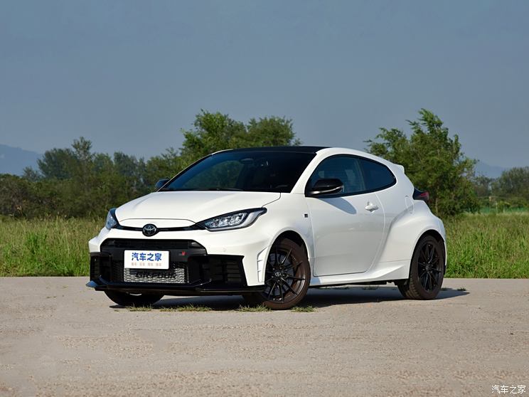 () GR YARIS 2024 GR 