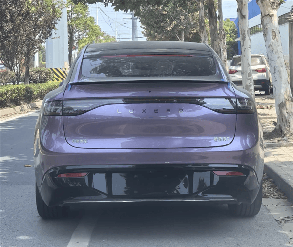 華為將發(fā)布首款轎跑SUV 余承東官宣智界R7：為年輕人設(shè)計