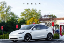 特斯拉中国充电网络覆盖全面，15分钟充电续航250公里