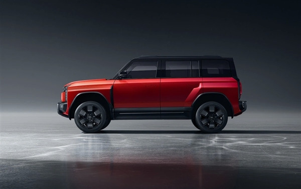 越野風純電SUV 奇瑞iCAR 03T官圖發布：經典紅黑配