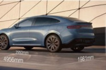 鸿蒙智行旗下首款轿跑SUV智界R7亮相 空间达到Model X水准