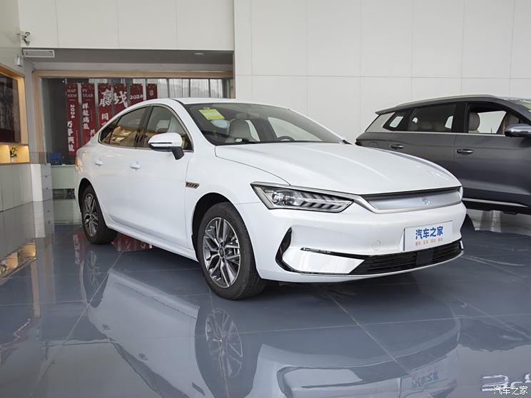 比亞迪 秦PLUS 2024款 榮耀版 EV 510KM領(lǐng)先型