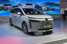 成都车展首发：传祺E8+预售开启，23.58万起，享万元补贴及豪华配置