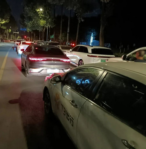 高温限电,成都不配用电车?