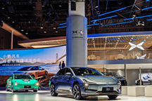 小鹏MONA M03成都车展首秀，48小时订单破3万，售价11.98万起