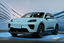 2024成都车展:保时捷Macan EV长续航版59.8万起售,纯电中型SUV新选择