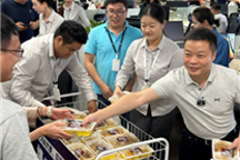 慶祝MONA M03上市大火！何小鵬親自為員工送溫暖 喜不自禁