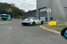 小米SU7 Ultra原型车惊艳亮相纽北赛道:全碳纤维车身、三电机驱动,挑战地表最快四门车纪录