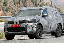 預(yù)計(jì)巴黎車展首發(fā) 定位緊湊型SUV 達(dá)契亞Bigster諜照曝光