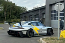 小米SU7 Ultra原型车曝光：1.97秒破百，挑战纽北圈速榜