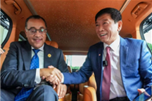 埃及總理體驗(yàn)魏牌全新藍(lán)山、高山 長(zhǎng)城魏建軍親自講車(chē)